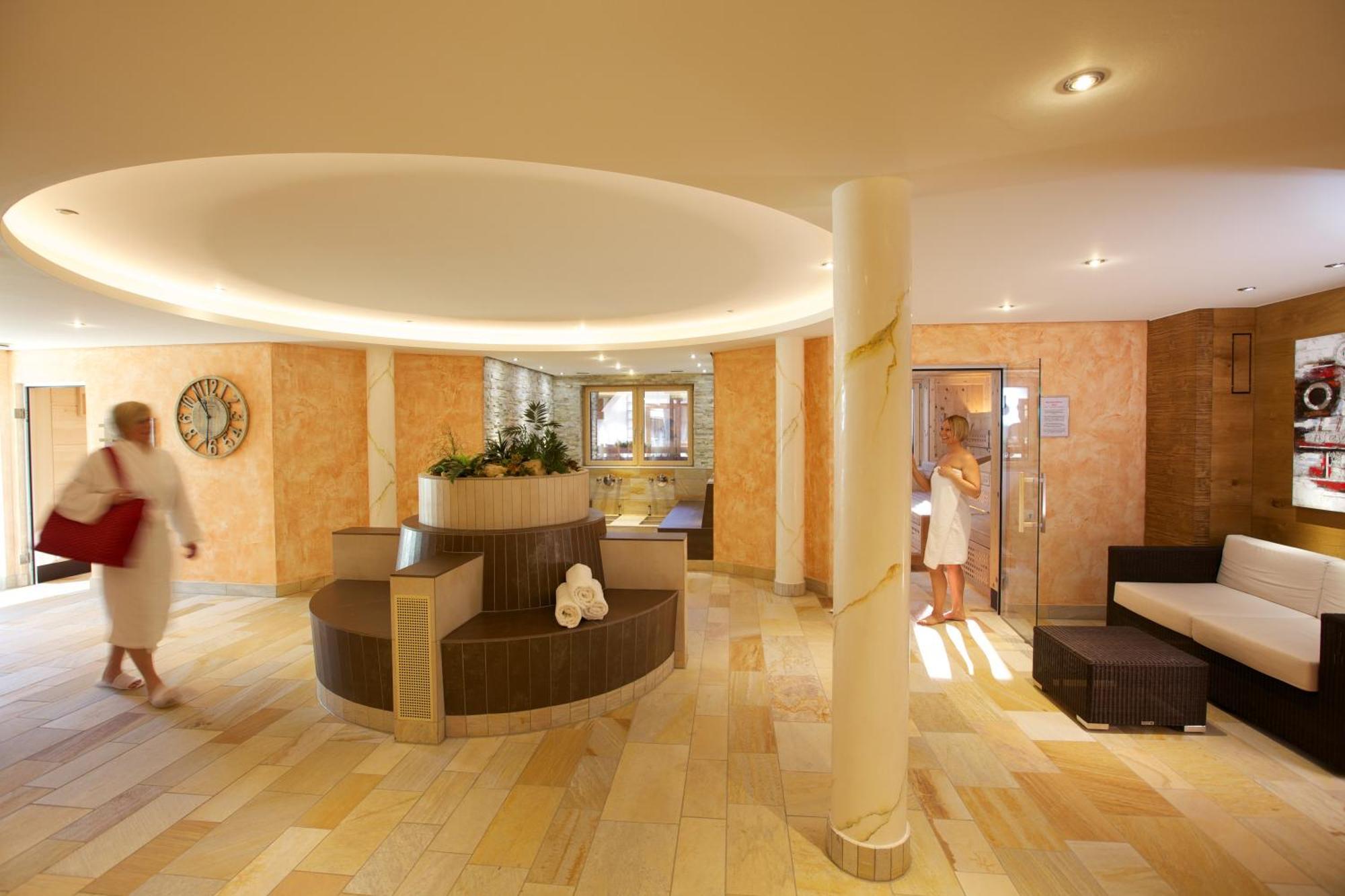 Naturparkhotel Adler Wolfach Exteriör bild