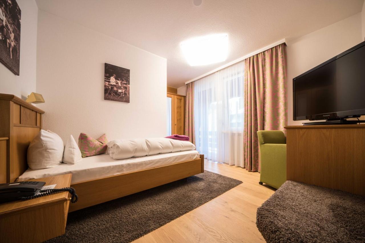 Naturparkhotel Adler Wolfach Exteriör bild